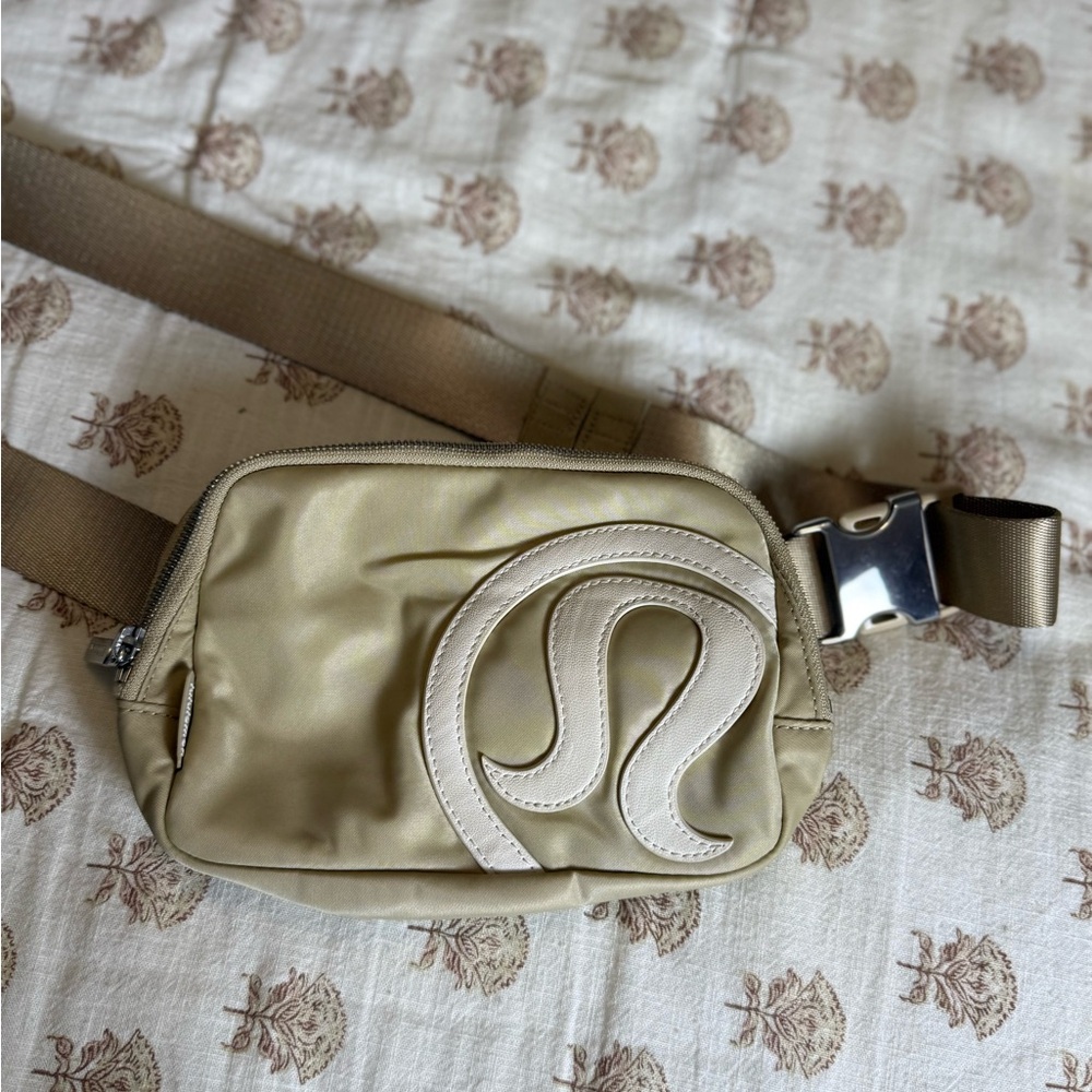 Lululemon Athletica Beige Shoulder Bag